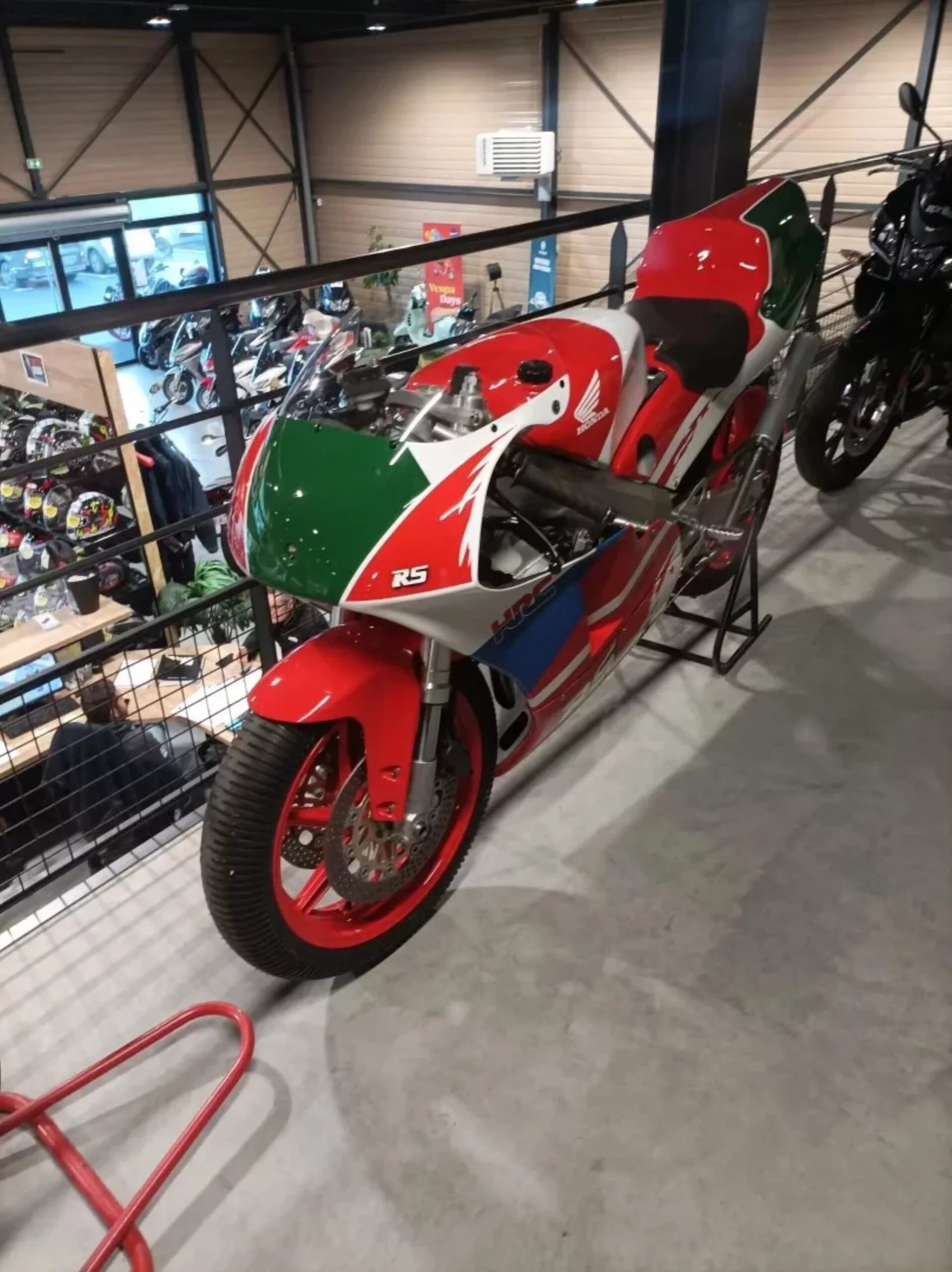 Honda piste r5 magasin