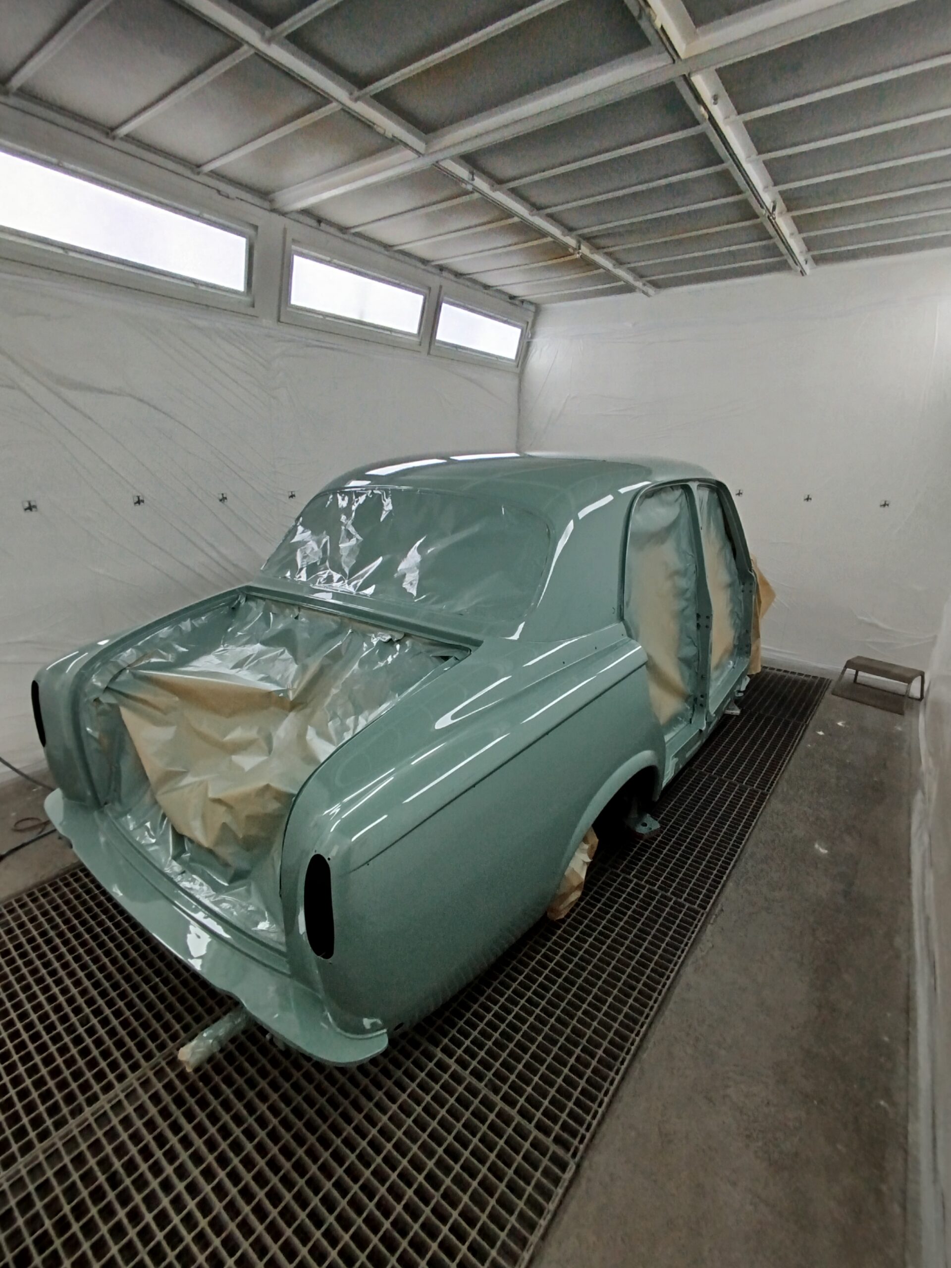 Peugeot 403 carrosserie peinte vernie vert cabine